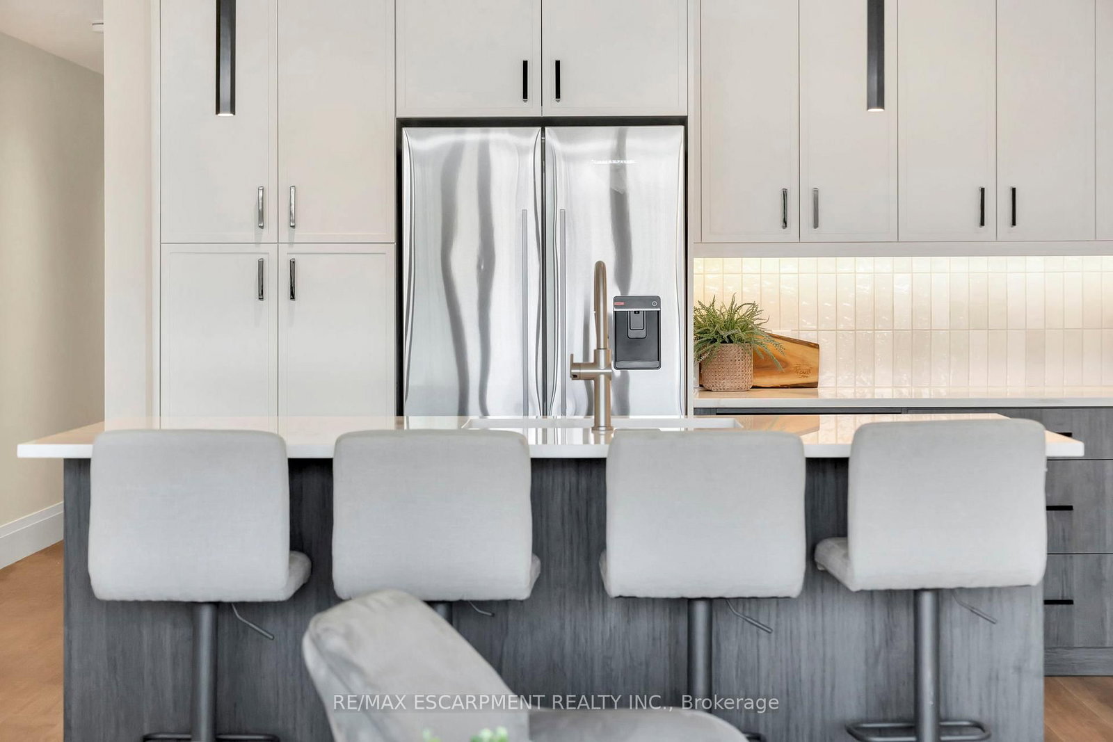 7 Grand River Street N, Unit 203 - Photo 3