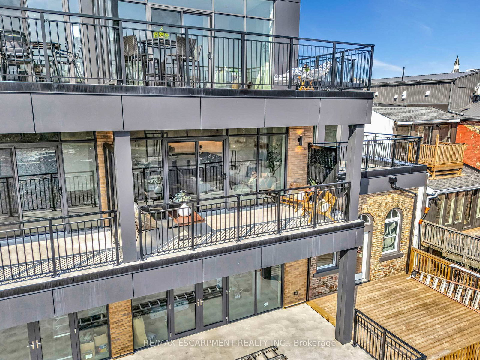 7 Grand River Street N, Unit 203 - Photo 32