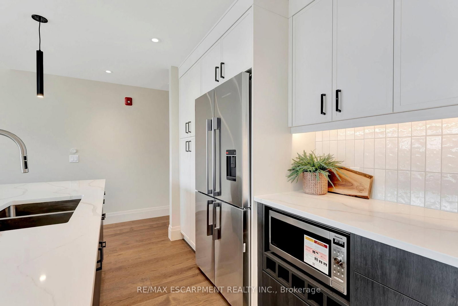 7 Grand River Street N, Unit 203 - Photo 6