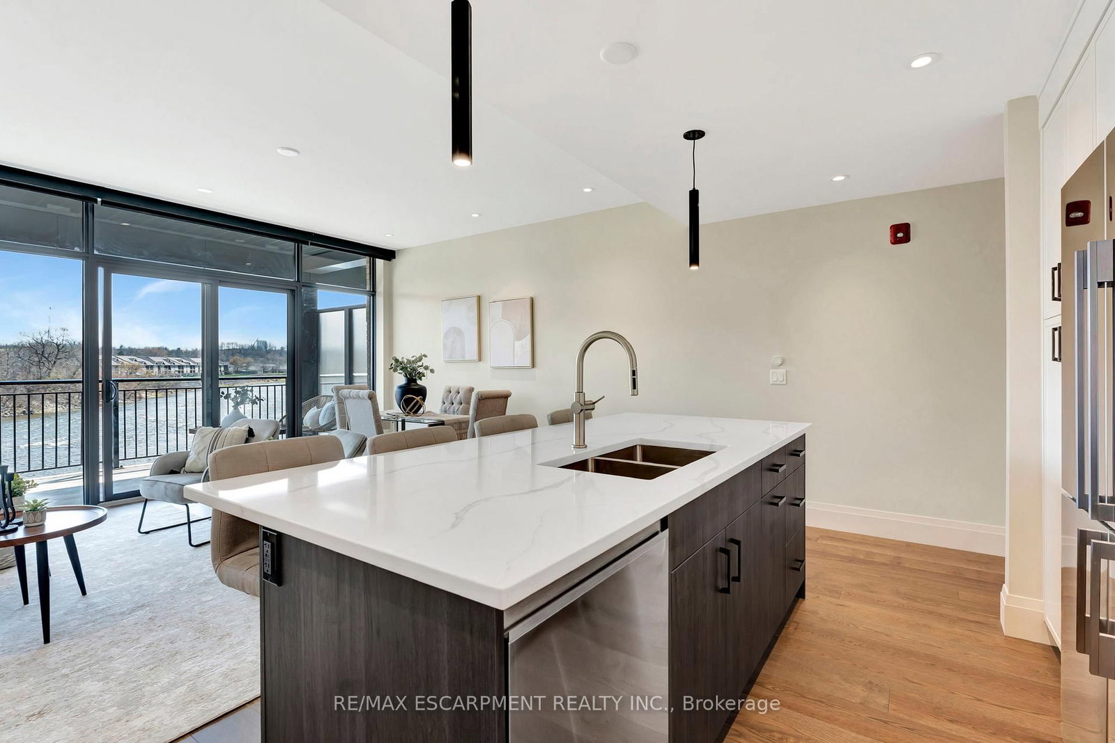 7 Grand River Street N, Unit 203 - Photo 7