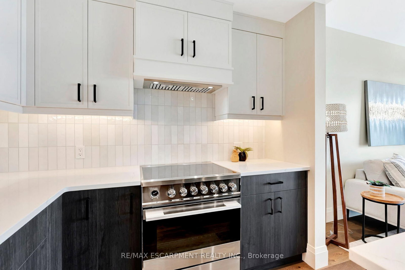 7 Grand River Street N, Unit 203 - Photo 8