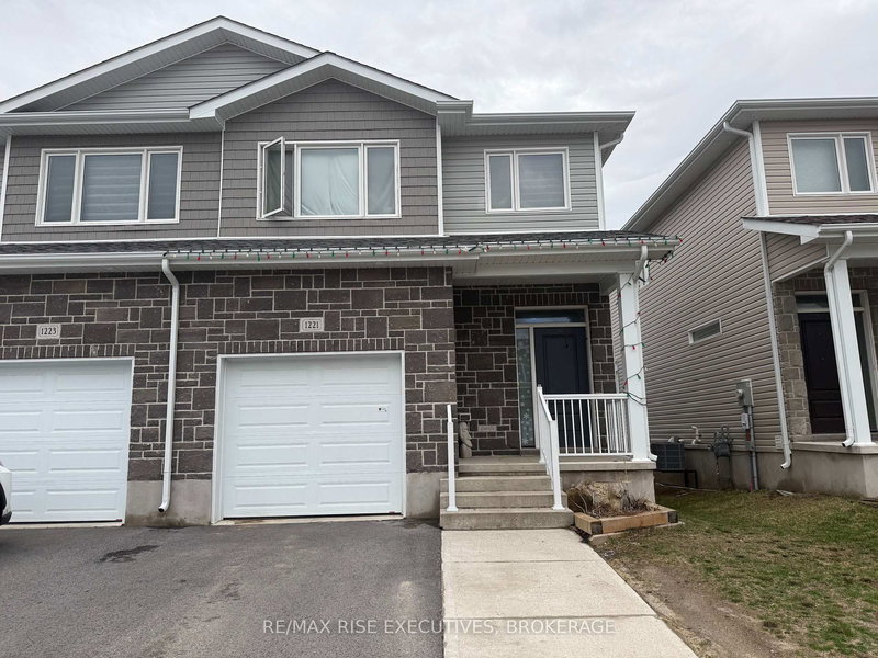 home for lease on 1221 Max Crescent