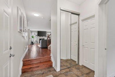 322 Foxridge Way • Ottawa, ON photo 6