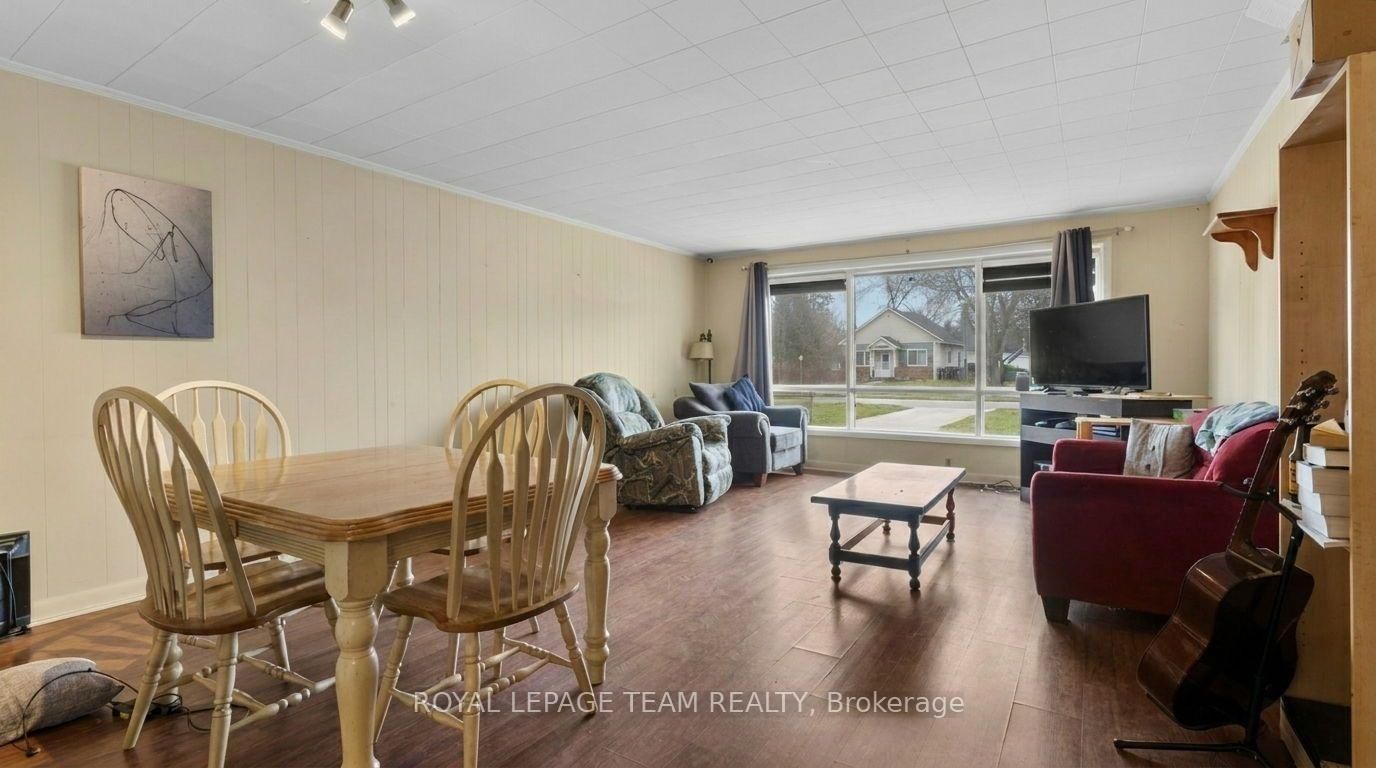 47 Daniel Street S • Arnprior, ON photo 5
