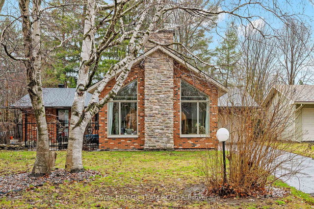 33 Rutherford Crescent