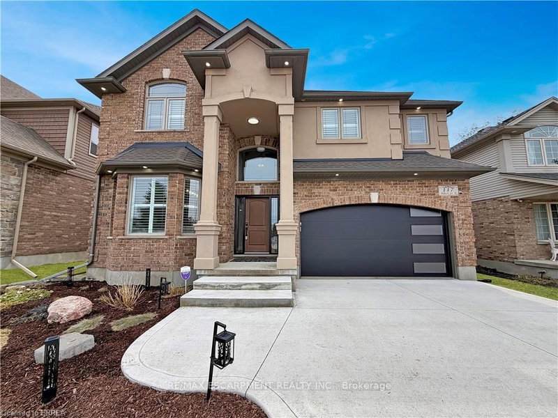 home for sale on 117 Albert Street E