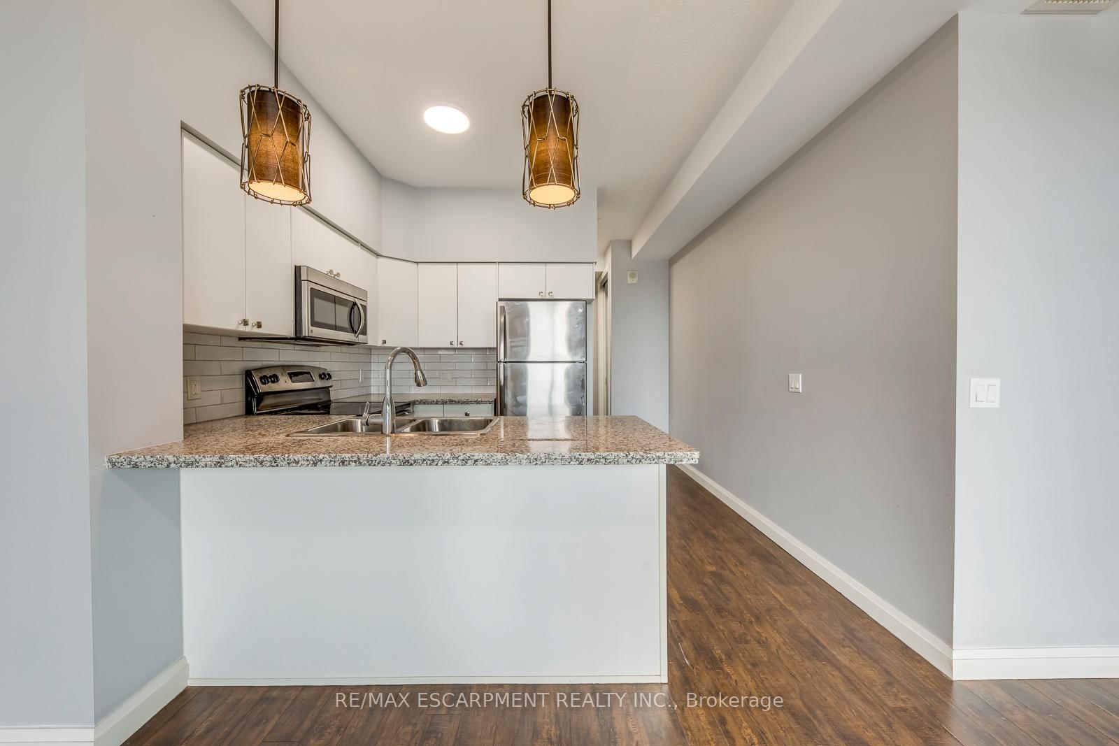 112 King Street E, Unit 905 - Photo 16