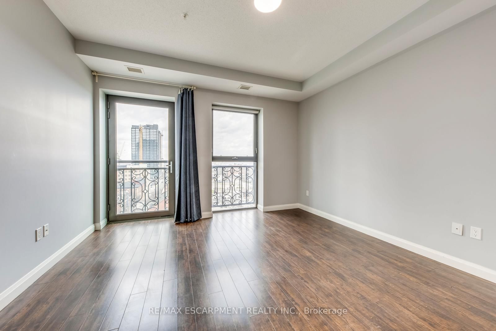 112 King Street E, Unit 905 - Photo 19