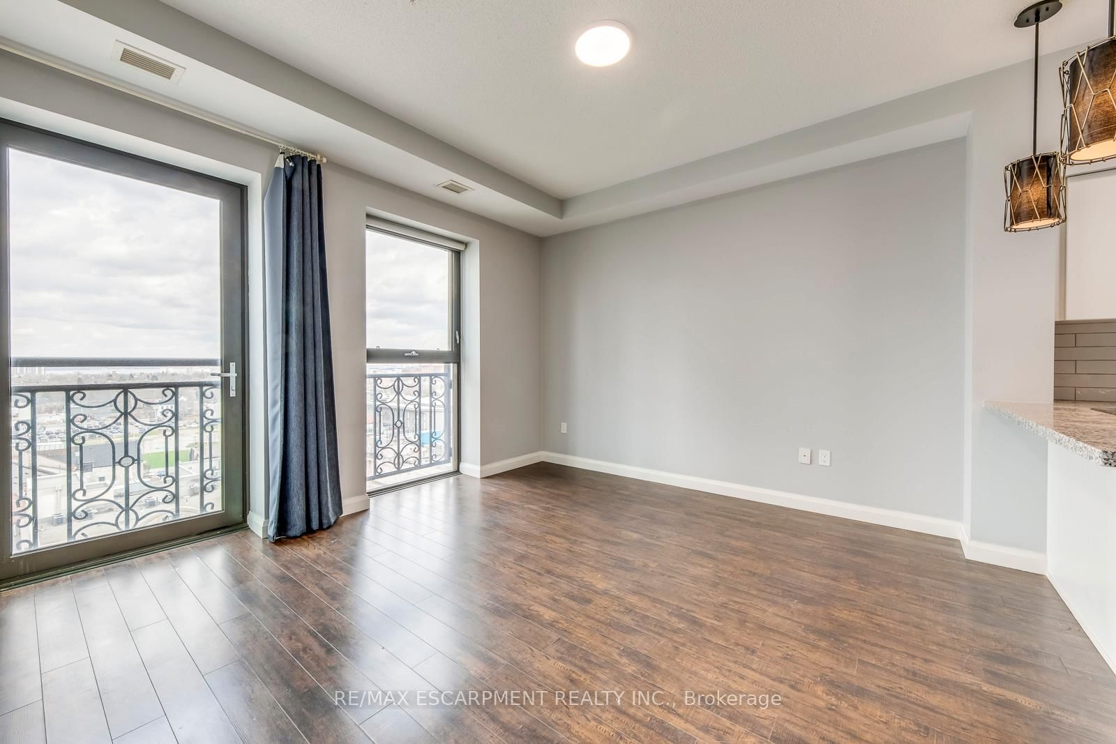 Condo for sale at 905-112 King Street, Hamilton, Ontario, L8N 1A8 - Beasley - MLS: X13014330