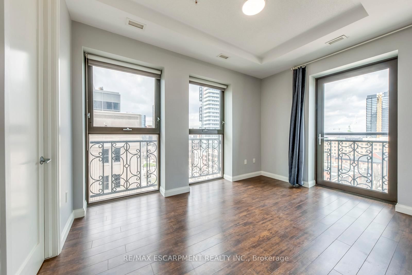 112 King Street E, Unit 905 - Photo 25