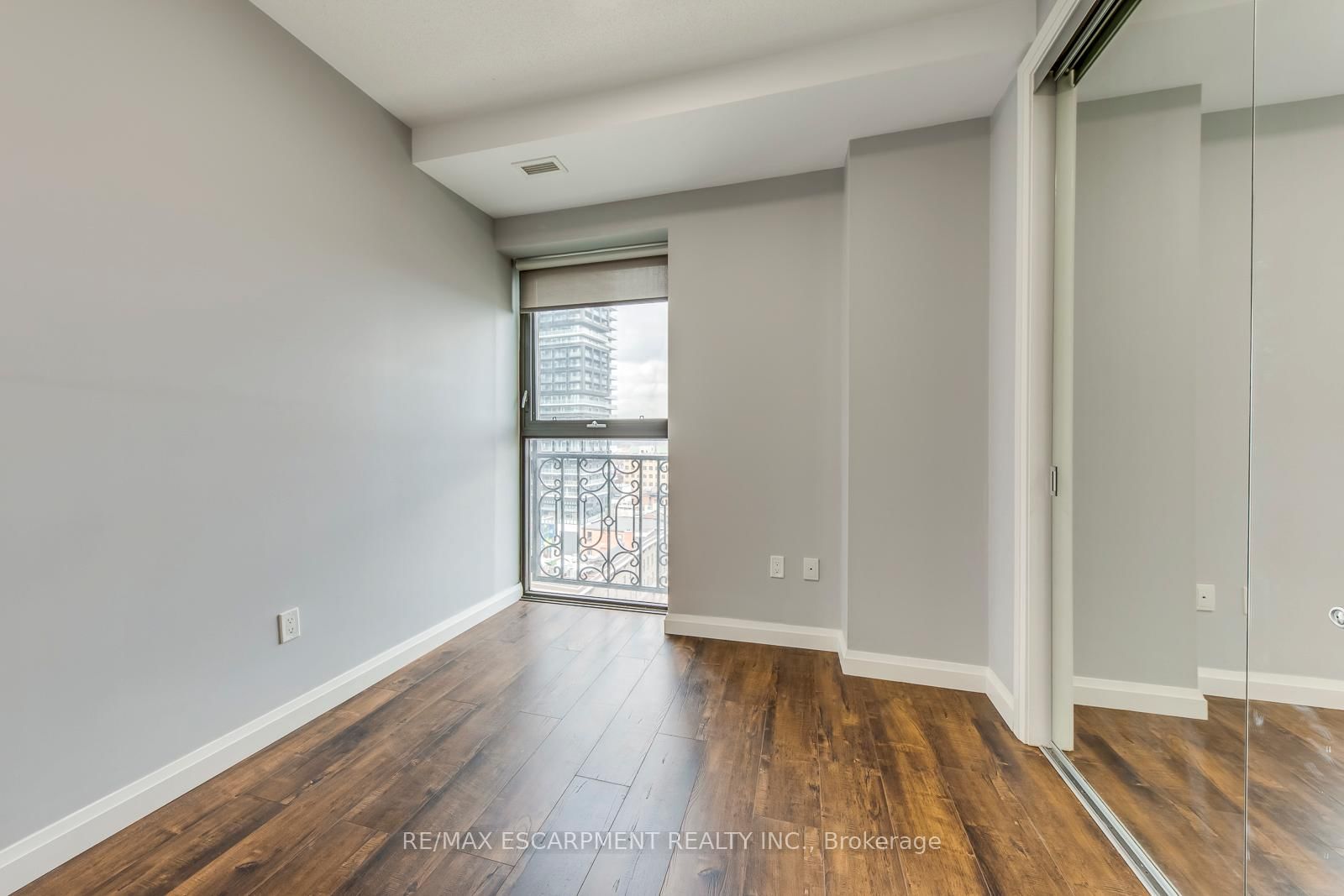 112 King Street E, Unit 905 - Photo 29