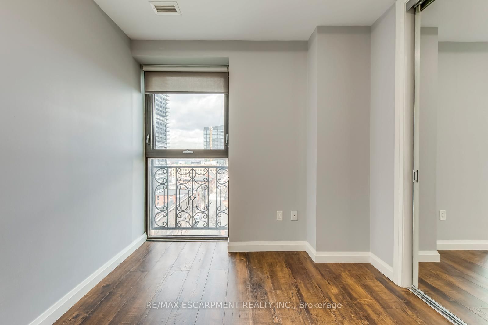 112 King Street E, Unit 905 - Photo 30