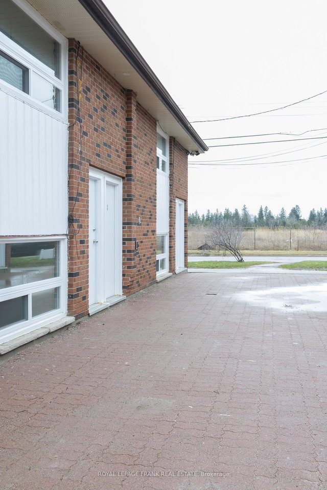 1 - 86 Mary Street W