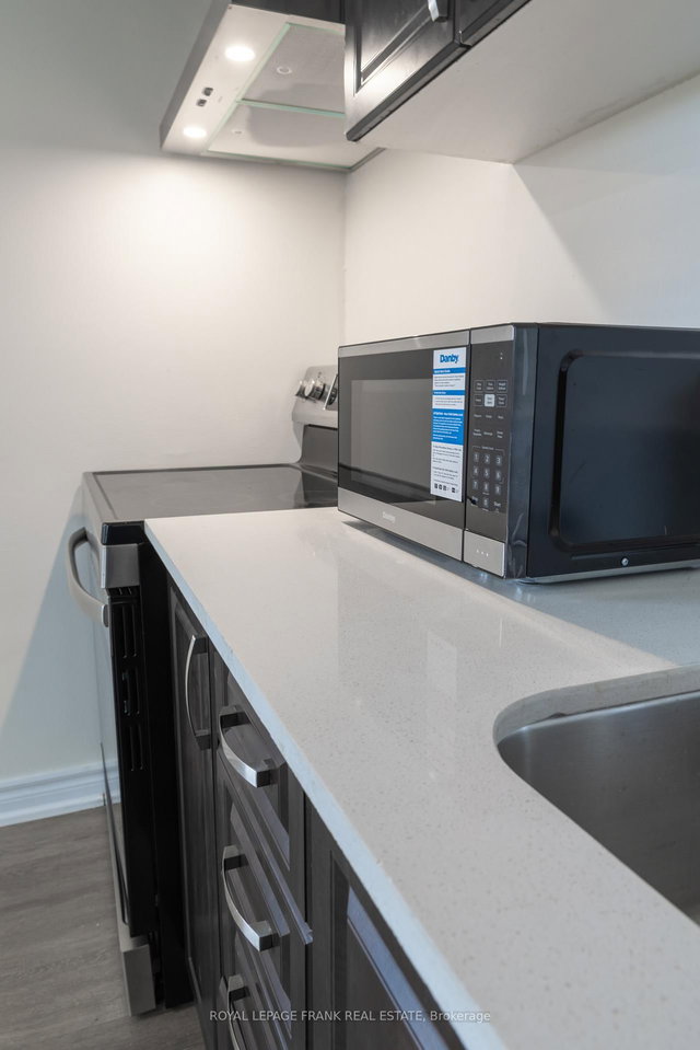 3 - 88 Mary Street W