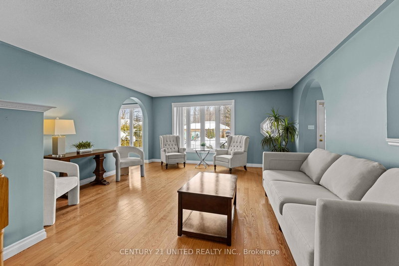 640 Brealey Dr, Peterborough, K9K 2M7 | Image 2