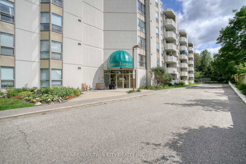 505 - 3267 King Street