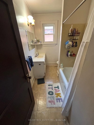 317 Victoria St Street, Kingston, Ontario image-0-4