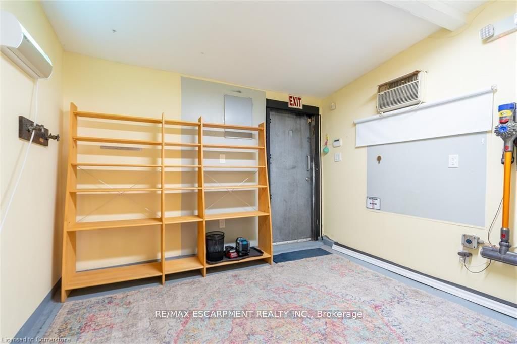 299 James Street N - Photo 15