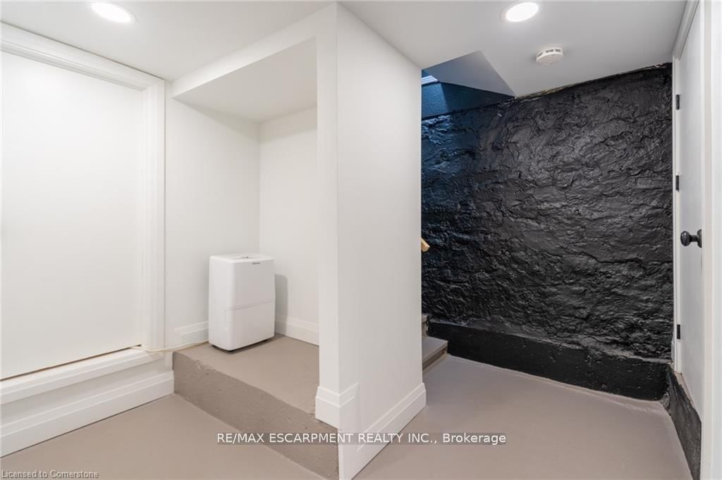 299 James Street N - Photo 20