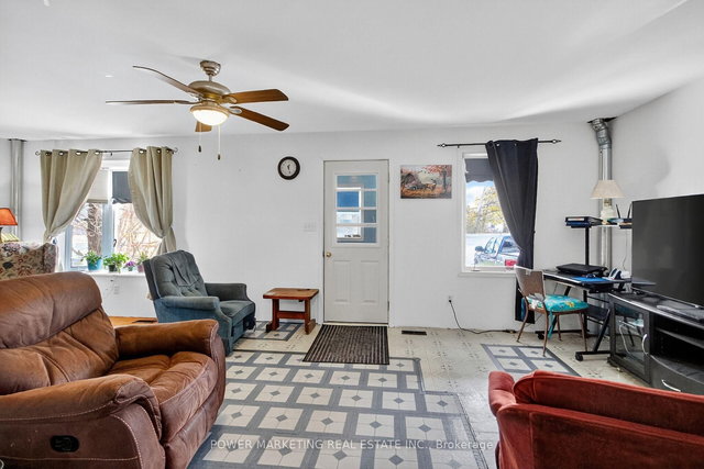 620 Highway 15 Highway