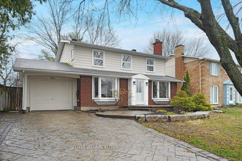 682 Glenhurst Cres, Ottawa, Ontario