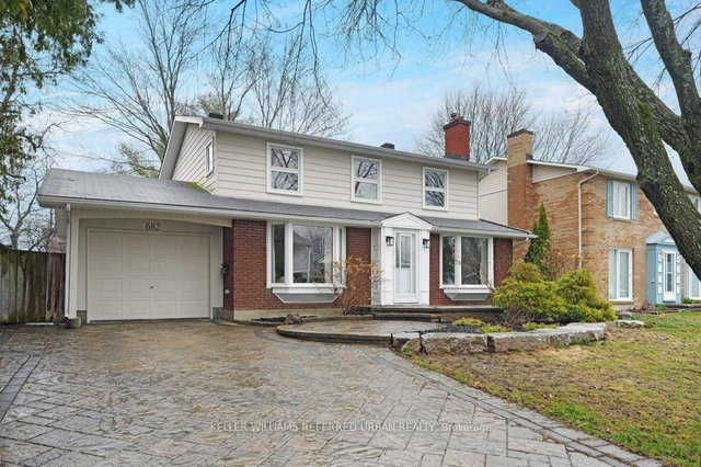 682 Glenhurst Crescent