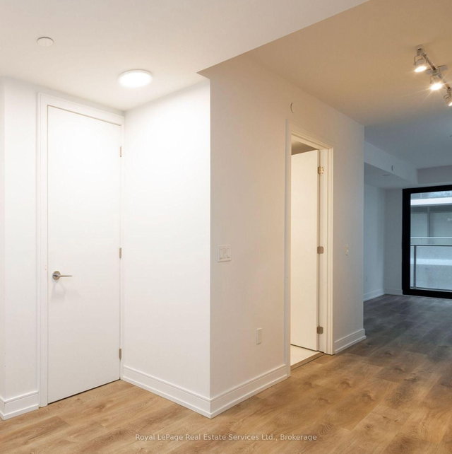 1011 - 1 Jarvis Street