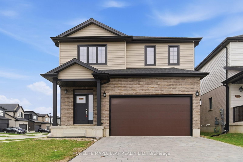 1566 Wright Crescent