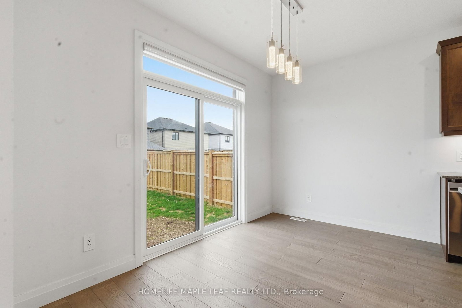 1566 Wright Crescent • London North, ON photo 13