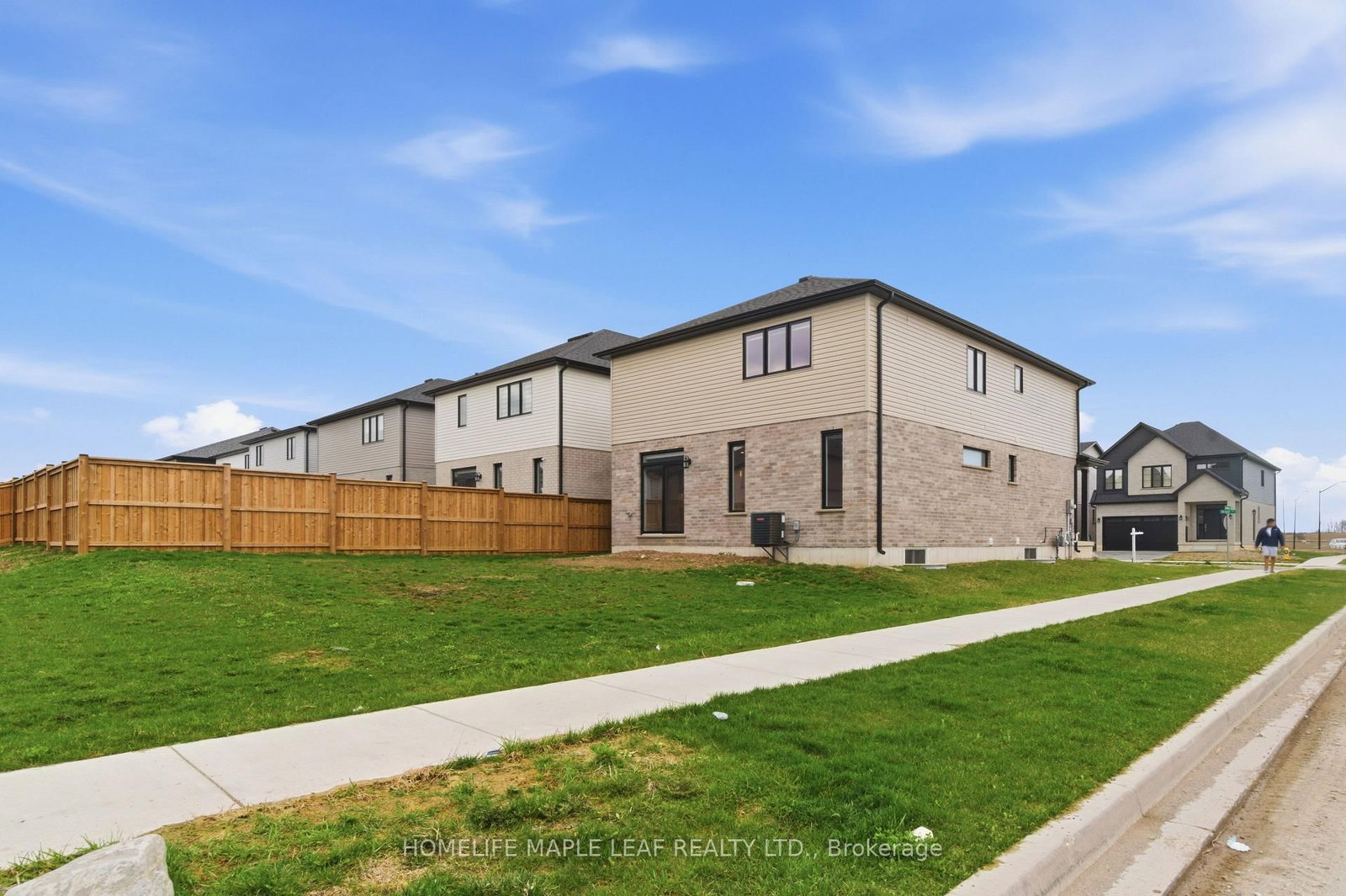 1566 Wright Crescent • London North, ON photo 47