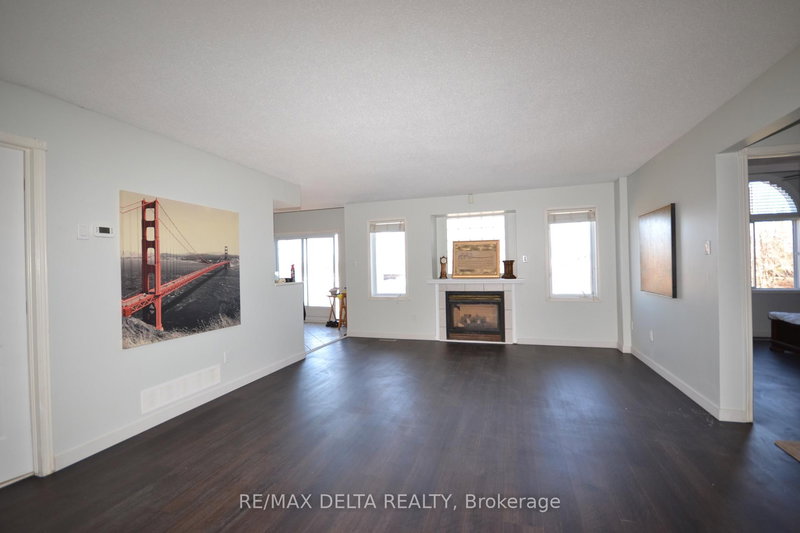 2201 Cecile Cres, Clarence-Rockland, K4K 1S4 | Image 3