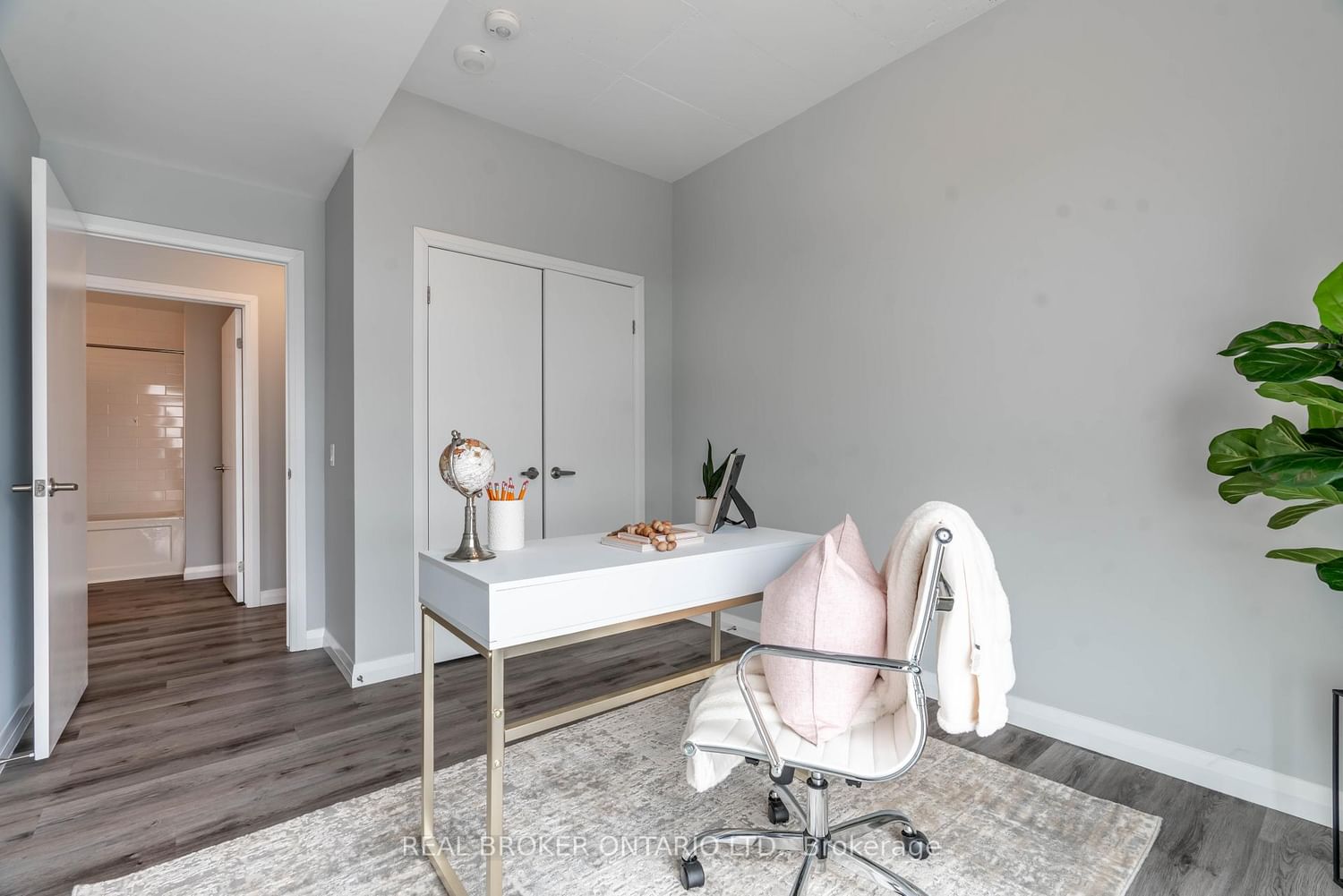 60 Charles Street W, Unit 1205 - Photo 14