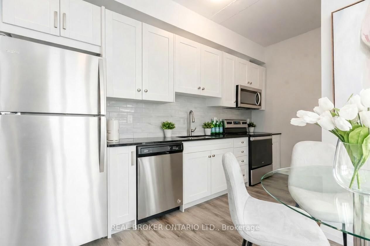 60 Charles Street W, Unit 1205 - Photo 5
