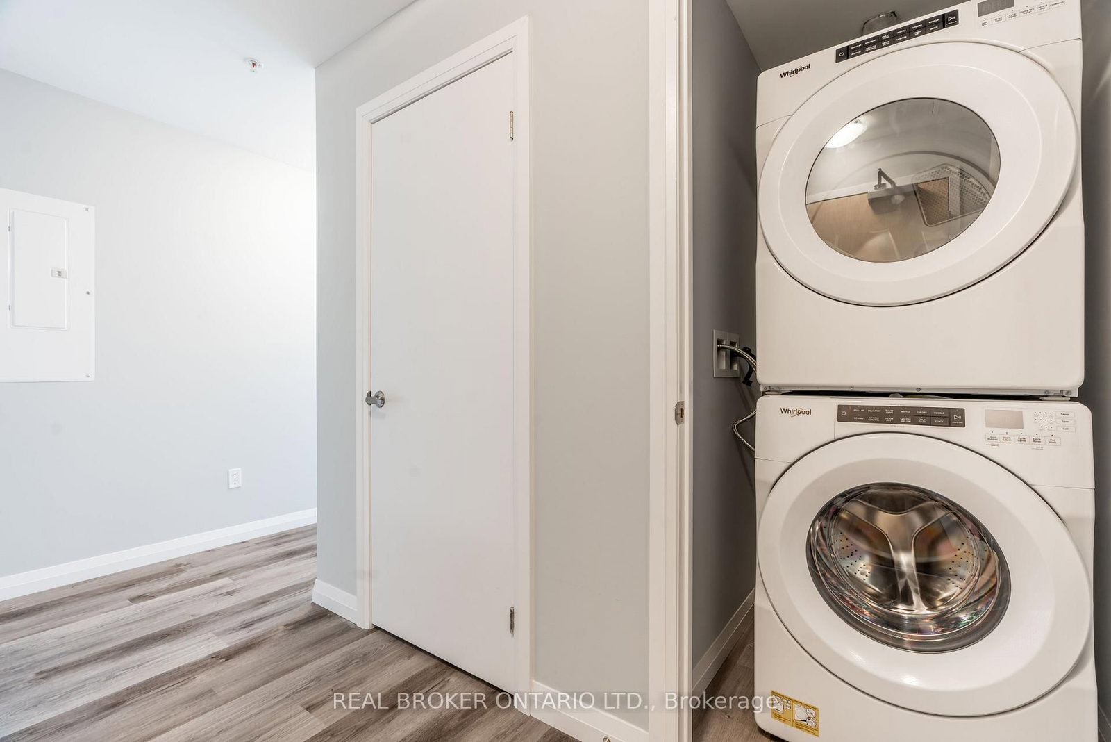 60 Charles Street W, Unit 1205 - Photo 6