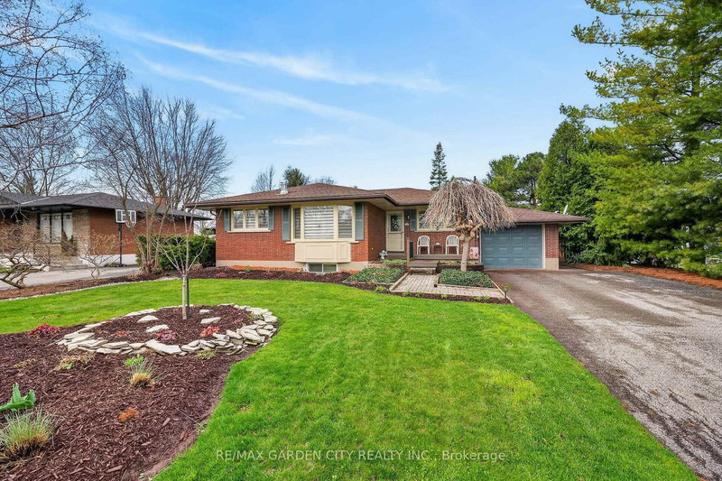 17 Henry St, Niagara-on-the-Lake, L0S 1T0 | Image 3