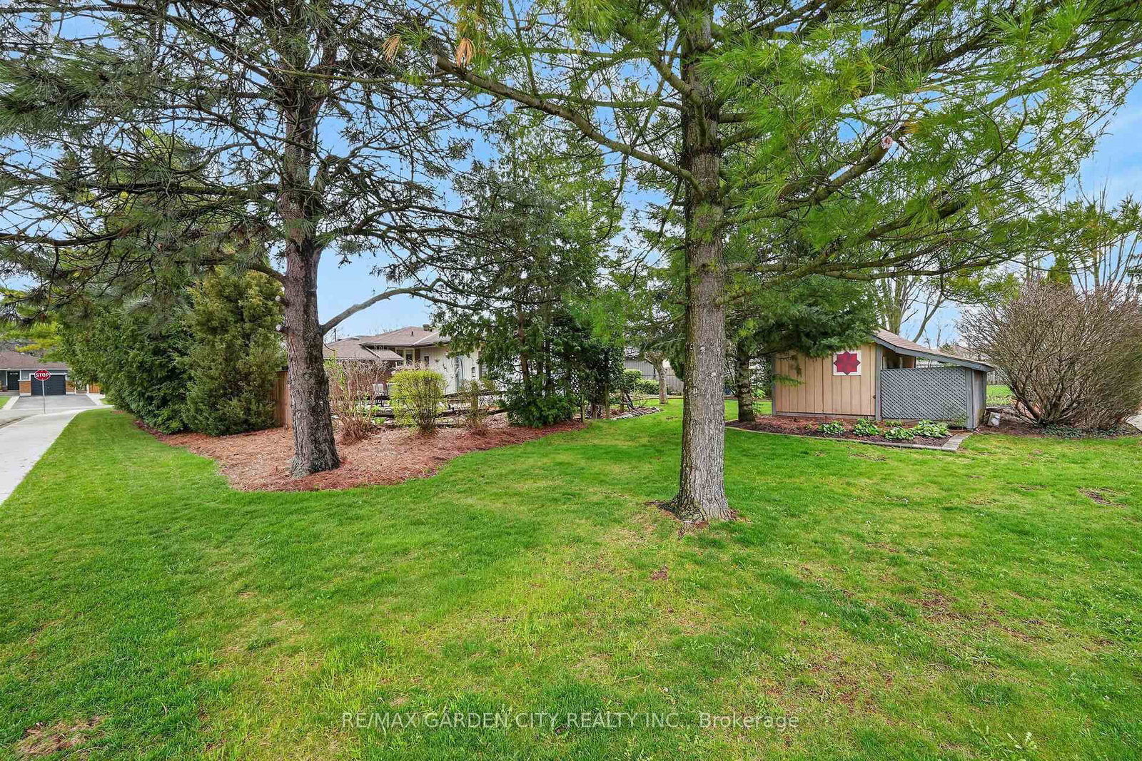 17 Henry Street - Photo 33