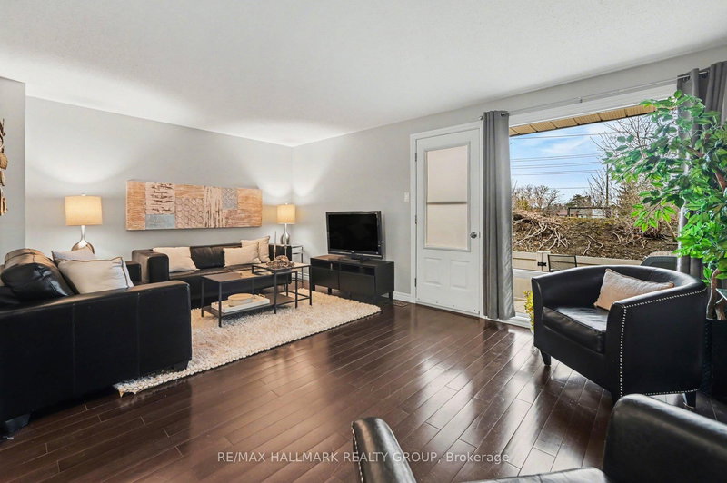 907E Elmsmere Rd, Ottawa, K1J 8G4 | Image 3