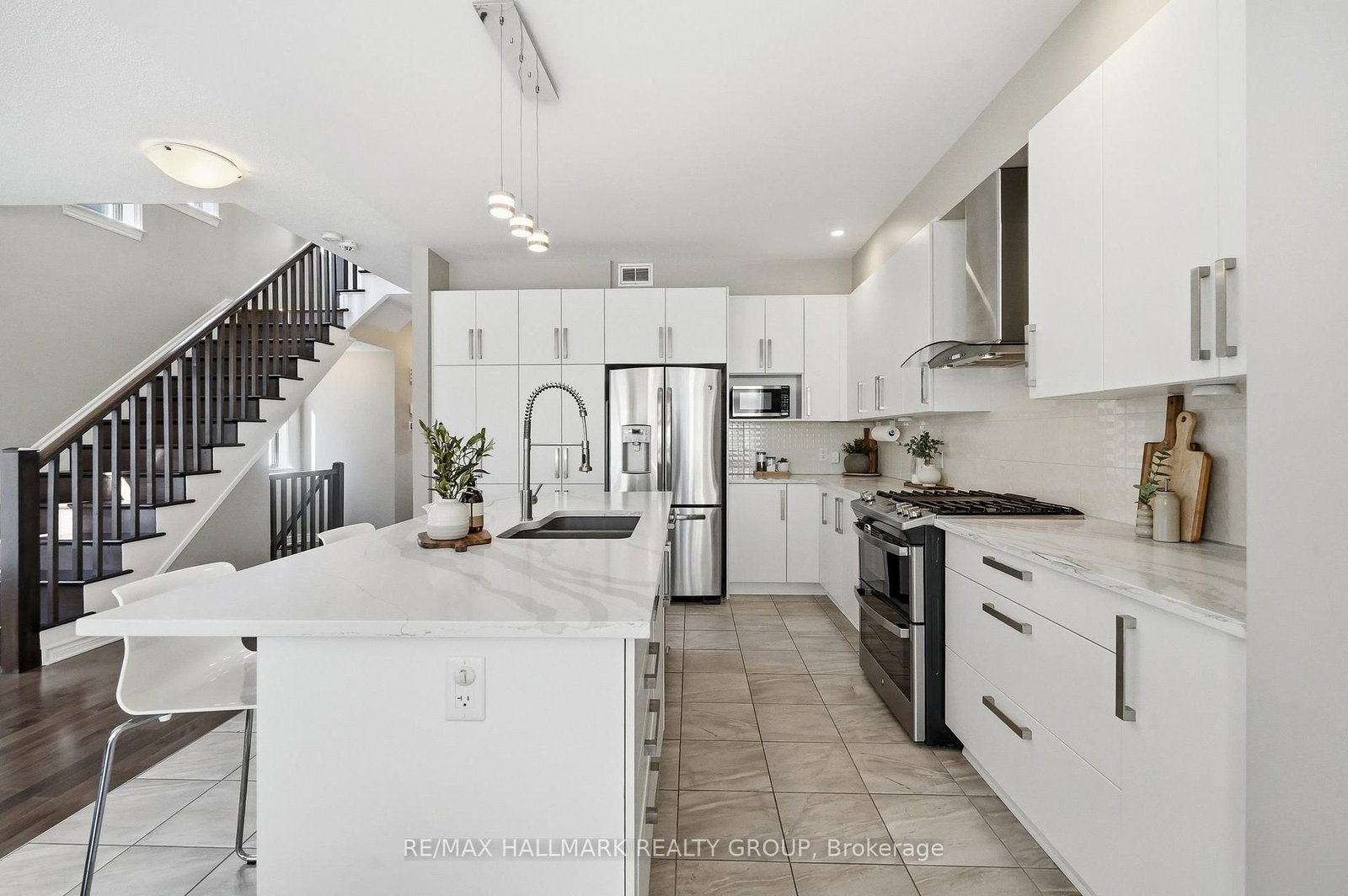 570 Baie des castors Street - Photo 3