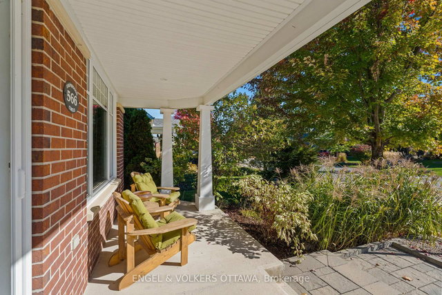 566 ERINWOODS Circle