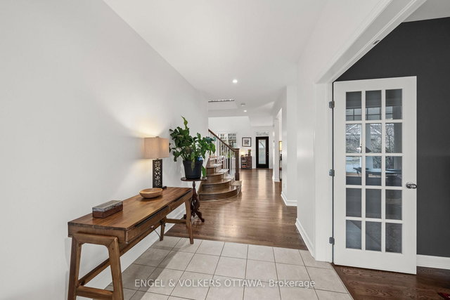 566 ERINWOODS Circle