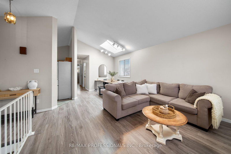 522 Trico Dr, Cambridge, N3H 5M5 | Image 3