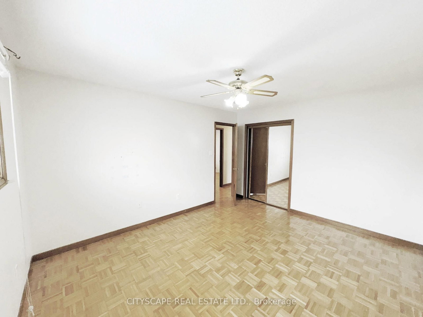 Detached House for sale at 7 Quincy Court, Hamilton, Ontario, L8W 2T4 - Quinndale - MLS: X13015522