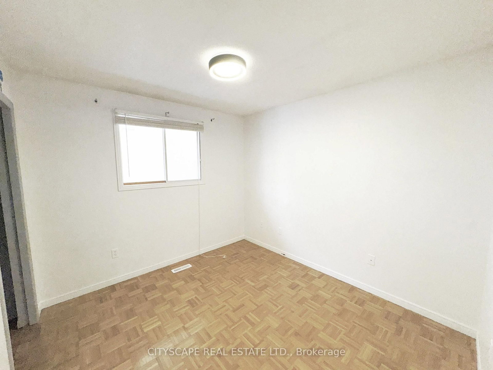 Detached House for sale at 7 Quincy Court, Hamilton, Ontario, L8W 2T4 - Quinndale - MLS: X13015522