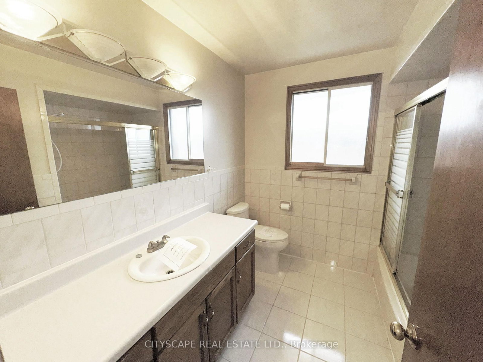 Detached House for sale at 7 Quincy Court, Hamilton, Ontario, L8W 2T4 - Quinndale - MLS: X13015522