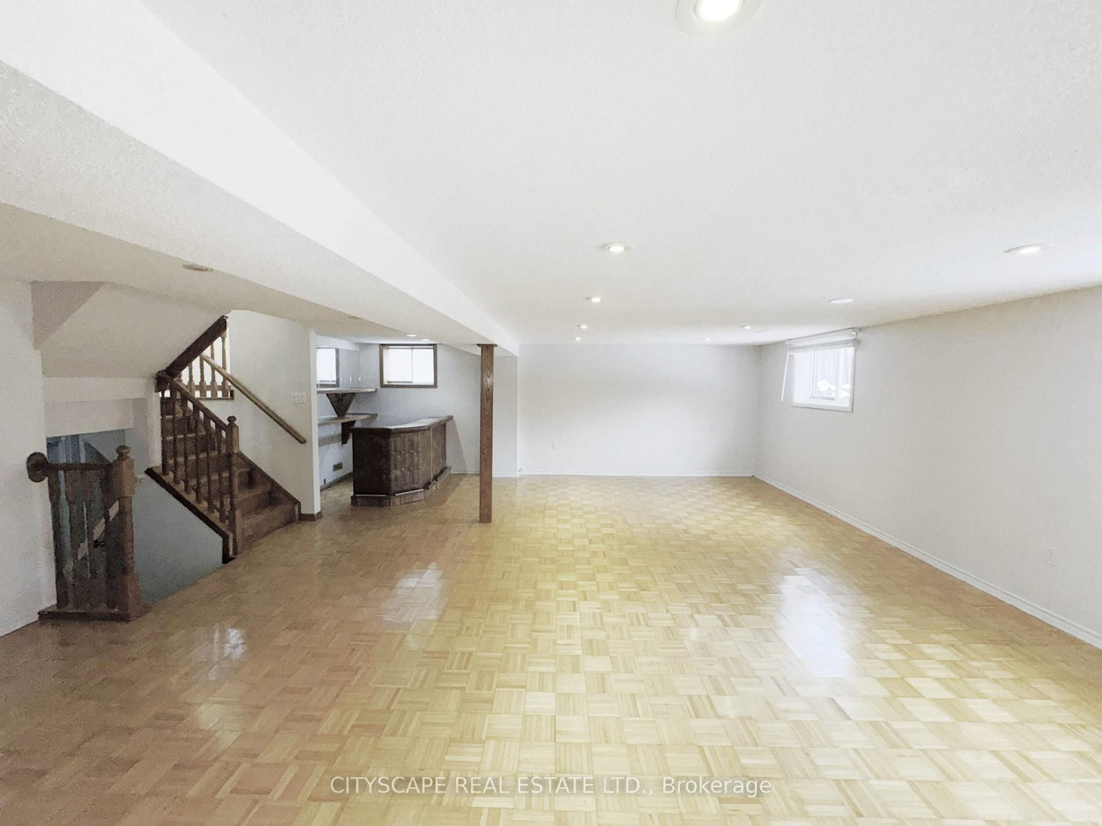 Detached House for sale at 7 Quincy Court, Hamilton, Ontario, L8W 2T4 - Quinndale - MLS: X13015522