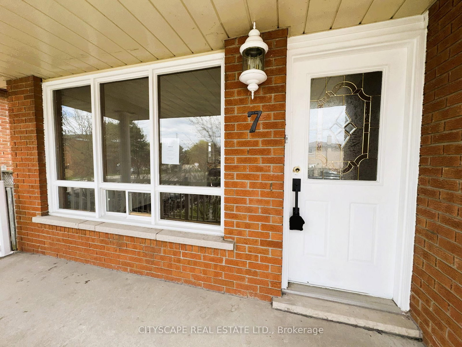 Detached House for sale at 7 Quincy Court, Hamilton, Ontario, L8W 2T4 - Quinndale - MLS: X13015522