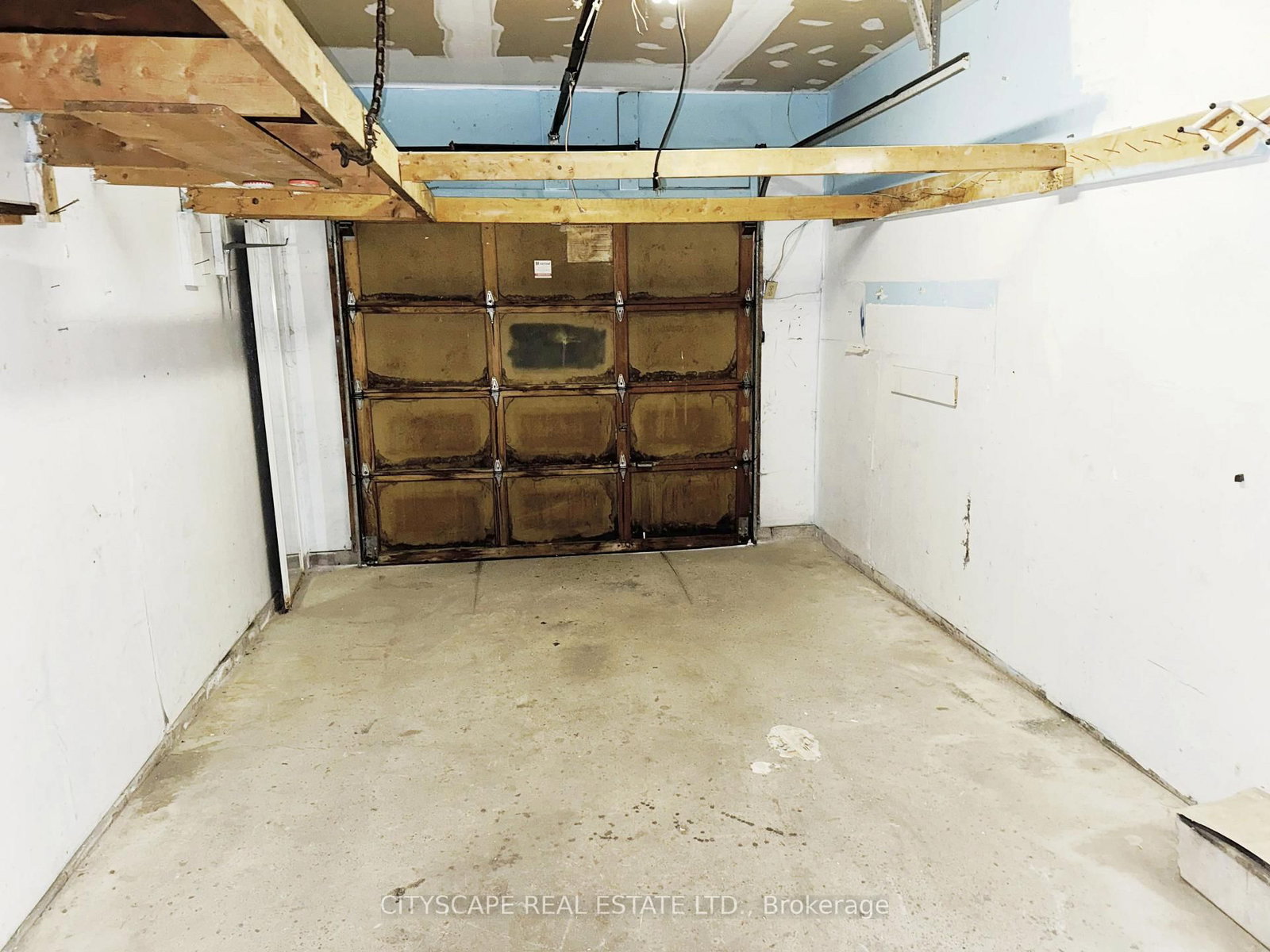 Detached House for sale at 7 Quincy Court, Hamilton, Ontario, L8W 2T4 - Quinndale - MLS: X13015522