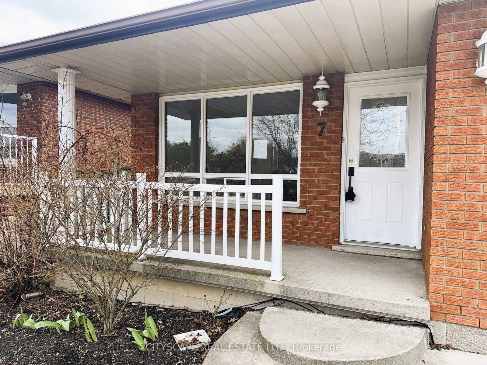 Detached House for sale at 7 Quincy Court, Hamilton, Ontario, L8W 2T4 - Quinndale - MLS: X13015522