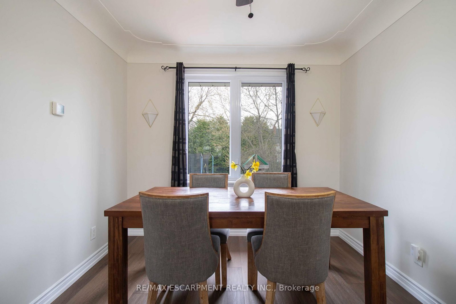 Detached House for sale at 149 East 34th Street, Hamilton, Ontario, L8V 3W7 - Raleigh - MLS: X13015670