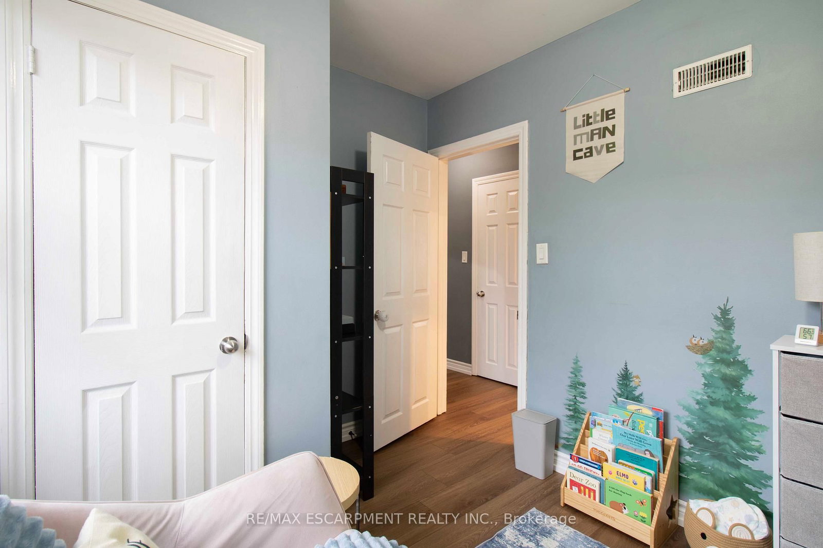 Detached House for sale at 149 East 34th Street, Hamilton, Ontario, L8V 3W7 - Raleigh - MLS: X13015670